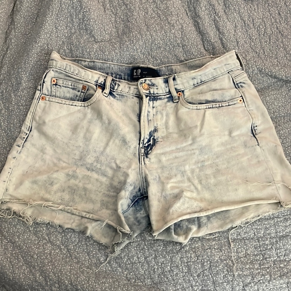 Gap Denin short very light color almost white